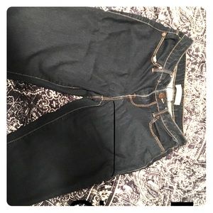 Size 7 Jeans. Great condition.